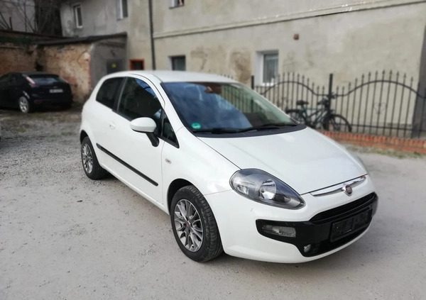 Fiat Punto cena 14600 przebieg: 163000, rok produkcji 2011 z Wrocław małe 106